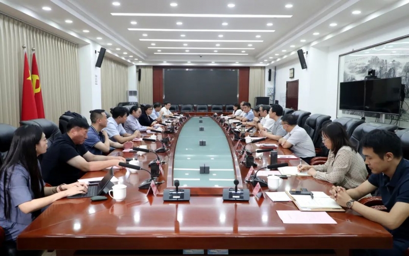 周波接待天津榮程祥泰投資控股集團有限公司、天津東疆綜合保稅區、天津市海河產業基金管理有限公司負責人一行