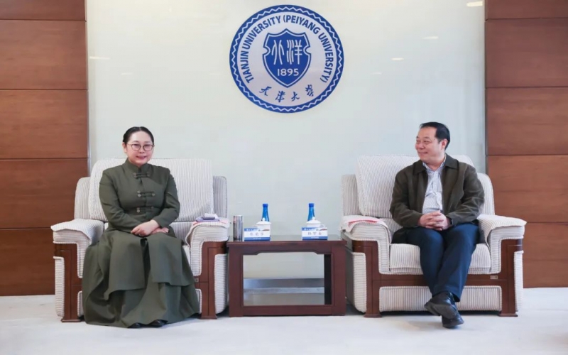 張榮華主席應邀出席天津大學創業大講堂活動，張君婷總裁作主題演講