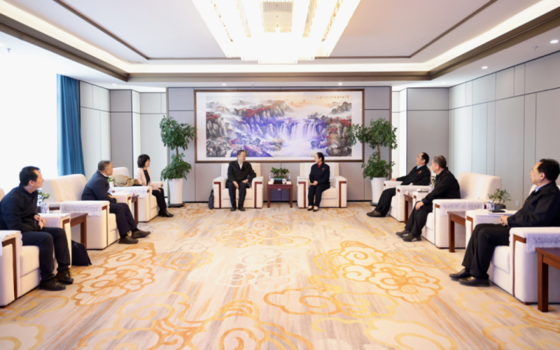 中共天津市委統戰部副部長、市工商聯黨組書記郝樹民一行到榮程集團慰問調研