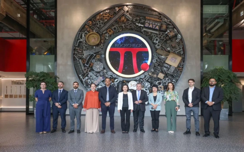 智利、哥倫比亞、尼加拉瓜、洪都拉斯駐華使館外交官一行到榮程集團(tuán)參觀交流