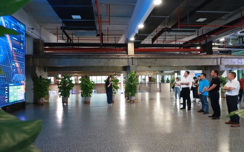 北辰區政協黨組成員、副主席李廣明一行到榮程集團參觀調研