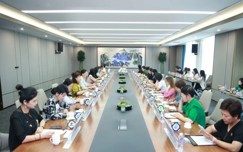 喜迎七一 向黨獻禮 - 張榮華主席與淄博市女企業家商會一行座談交流，凝聚她力量，展現她擔當！