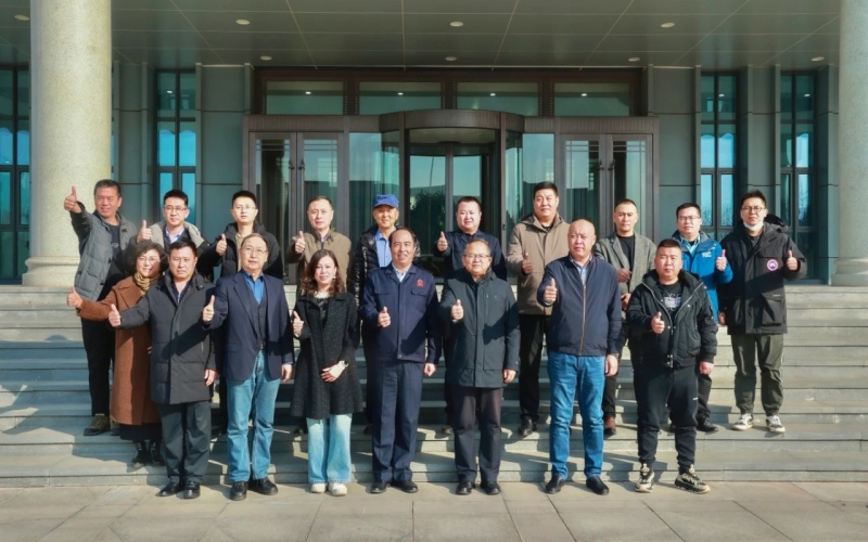 天津市鋼鐵工業(yè)協(xié)會秘書長、天津市冶金商會副會長楊勇一行到榮程集團座談交流