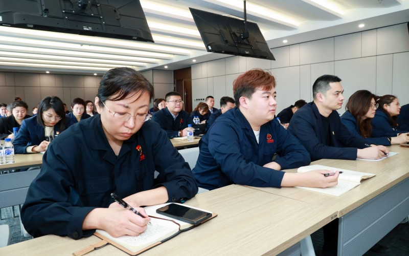 榮程集團舉行深入學習貫徹民營企業座談會和全國兩會精神宣講報告會